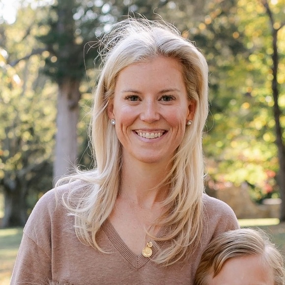 Meet your Posher, Caroline - Picture 1 of 1